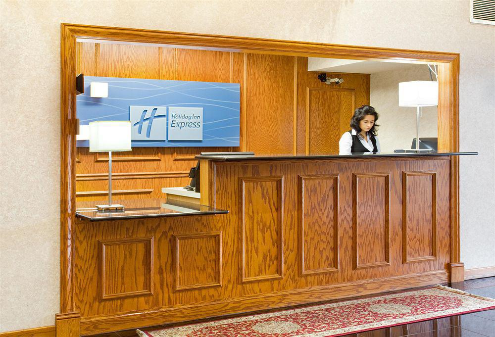 Holiday Inn Express & Suites Chicago-Libertyville By Ihg Interior photo
