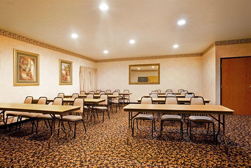 Holiday Inn Express & Suites Chicago-Libertyville By Ihg Exterior photo