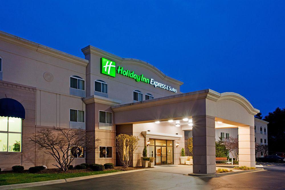 Holiday Inn Express & Suites Chicago-Libertyville By Ihg Exterior photo