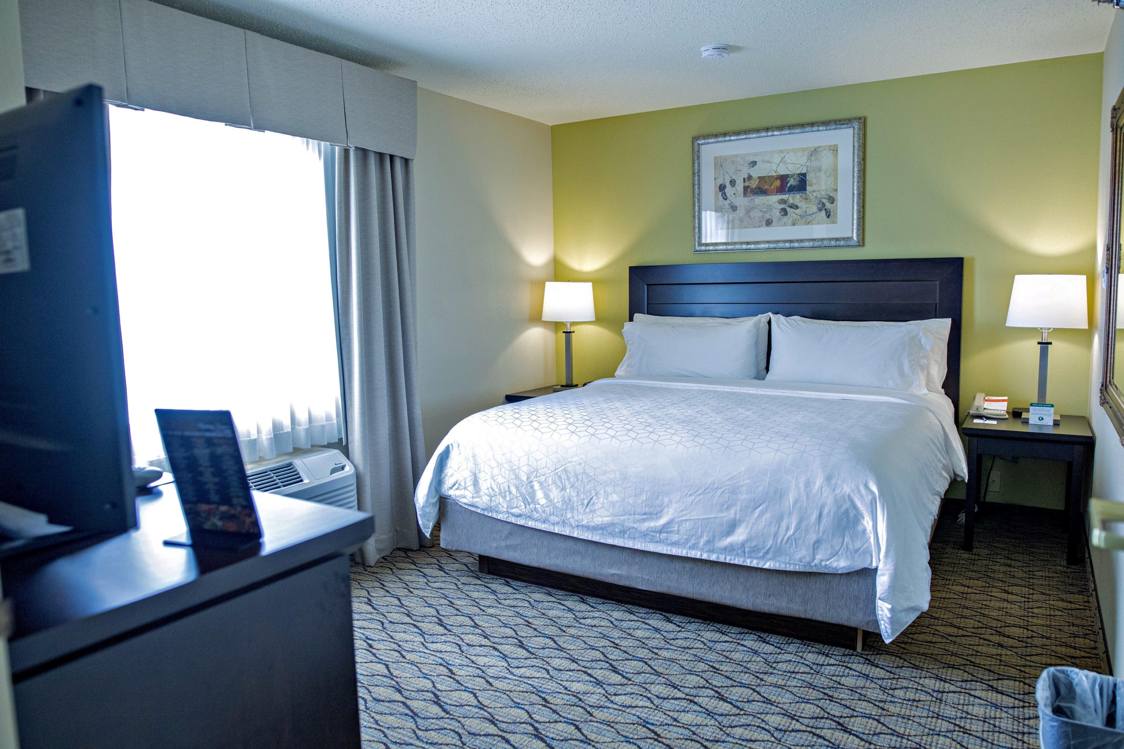 Holiday Inn Express & Suites Chicago-Libertyville By Ihg Exterior photo