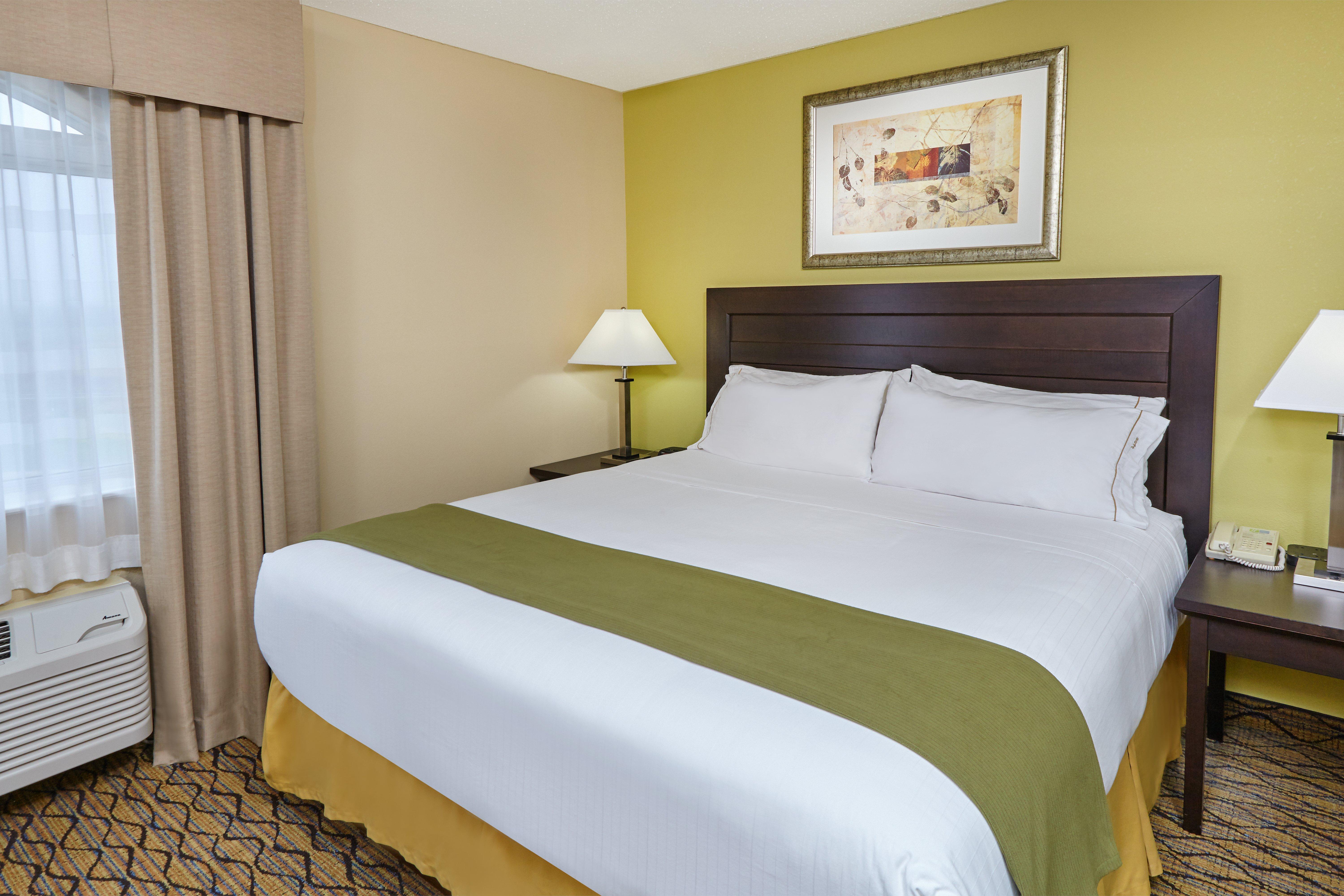 Holiday Inn Express & Suites Chicago-Libertyville By Ihg Exterior photo