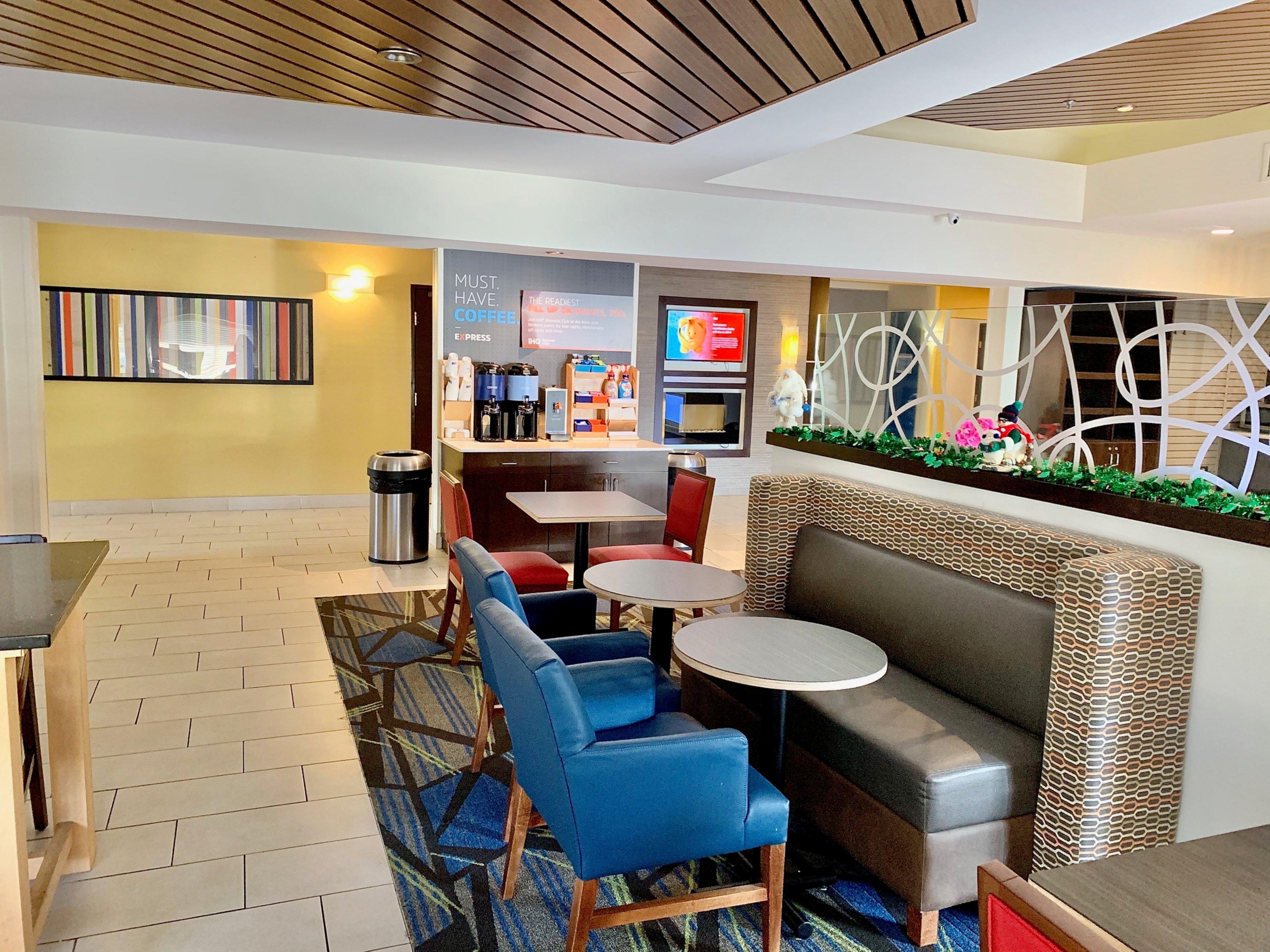 Holiday Inn Express & Suites Chicago-Libertyville By Ihg Exterior photo