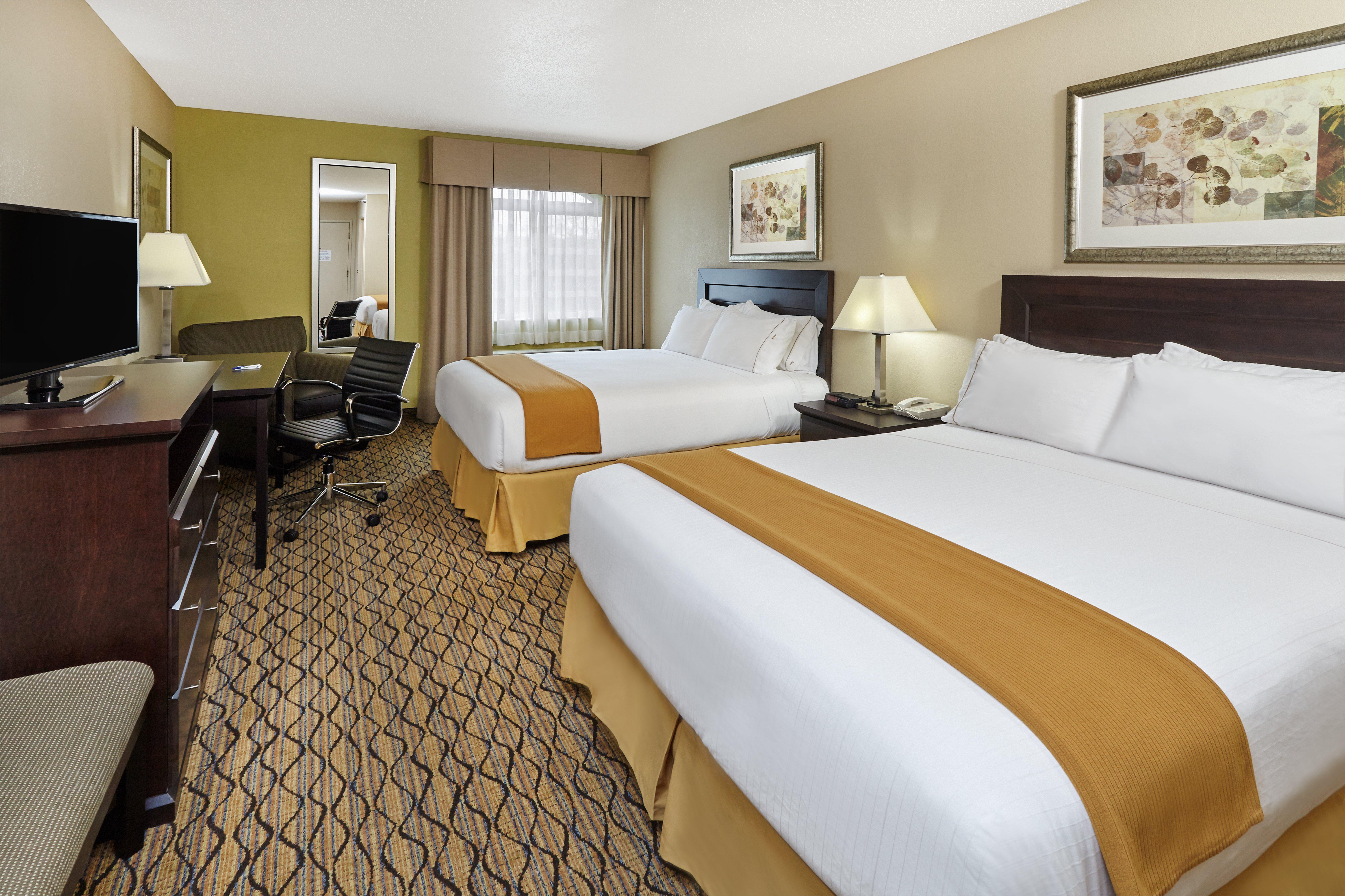 Holiday Inn Express & Suites Chicago-Libertyville By Ihg Exterior photo