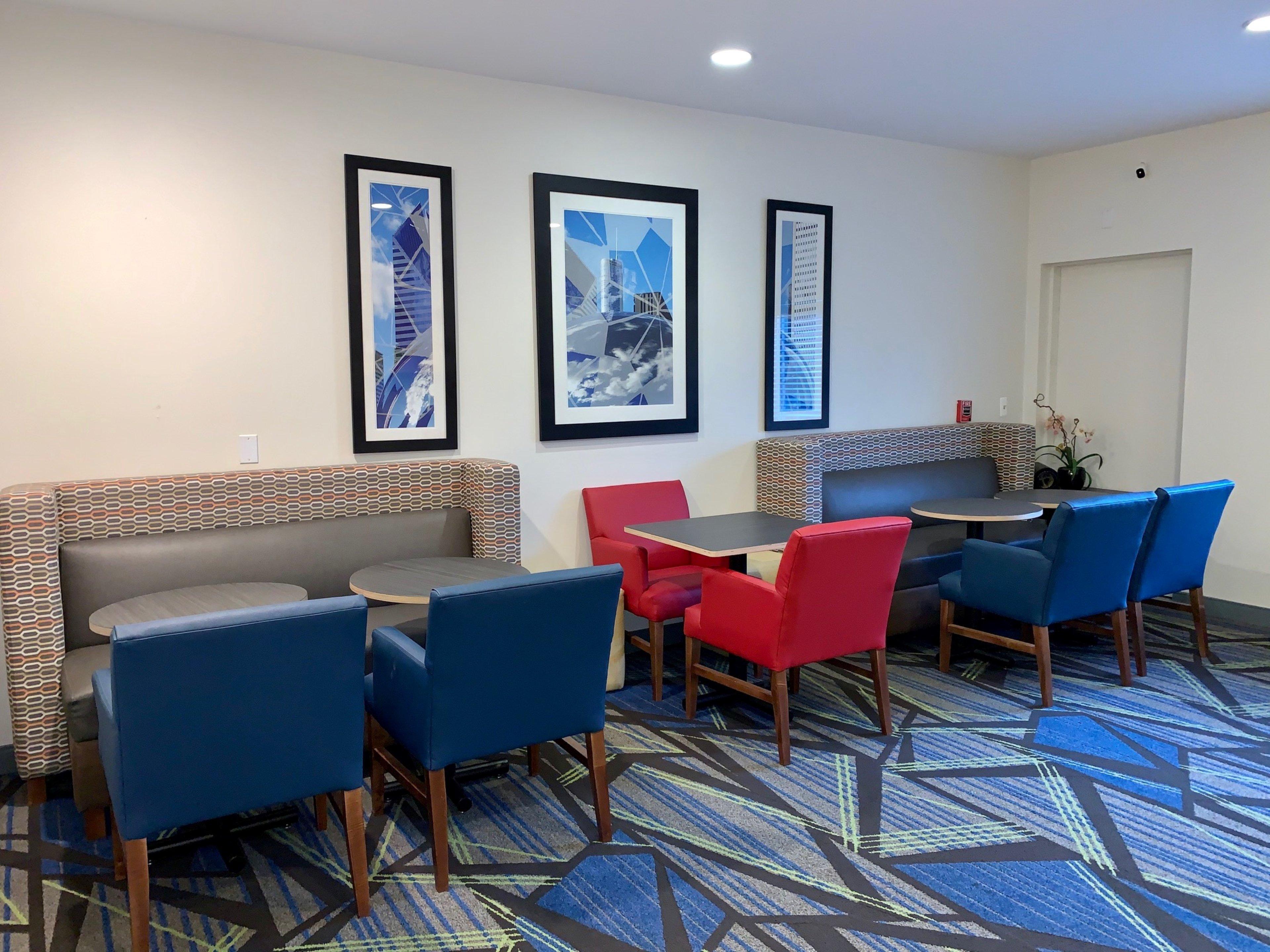 Holiday Inn Express & Suites Chicago-Libertyville By Ihg Exterior photo