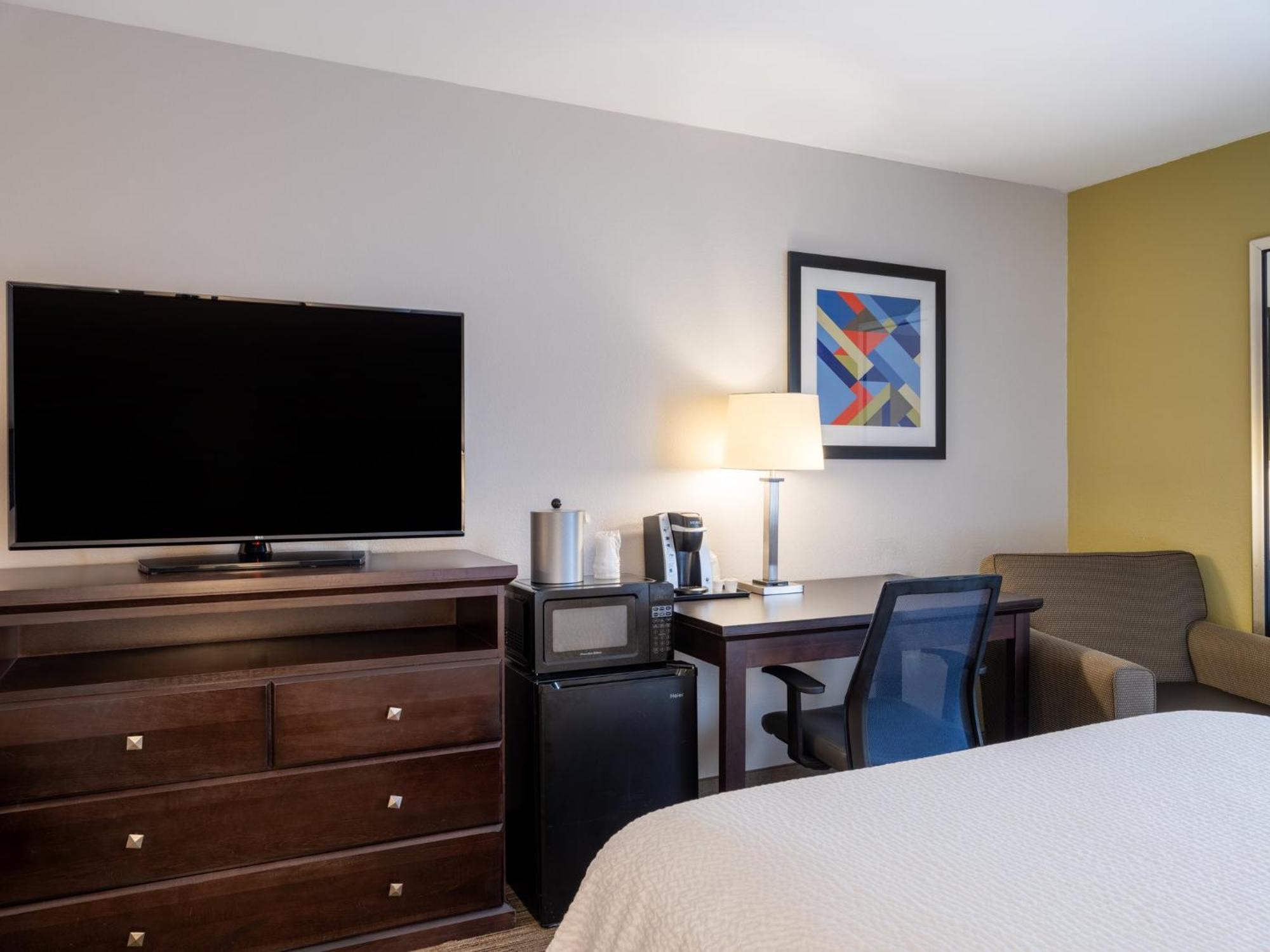 Holiday Inn Express & Suites Chicago-Libertyville By Ihg Exterior photo