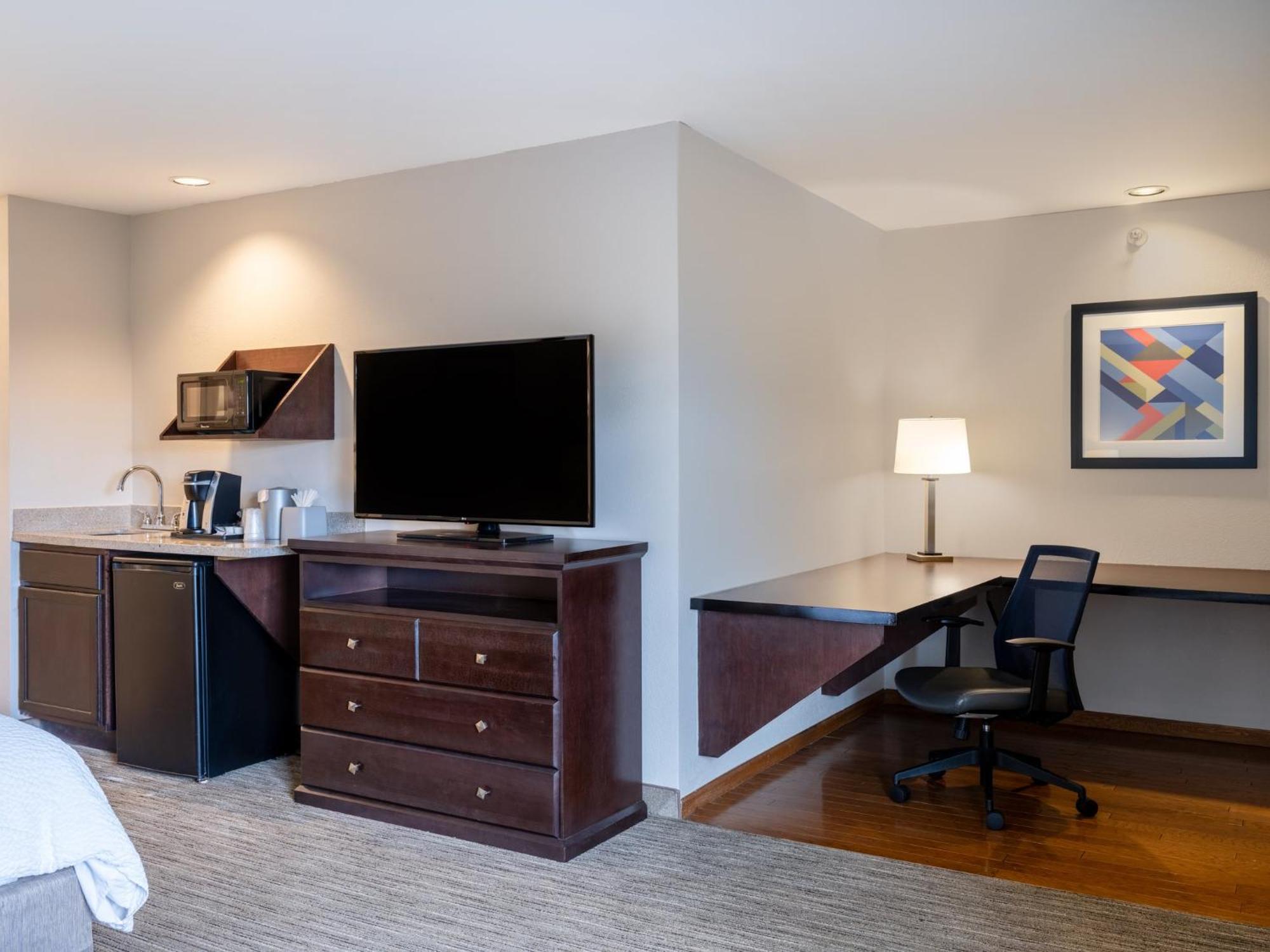 Holiday Inn Express & Suites Chicago-Libertyville By Ihg Exterior photo