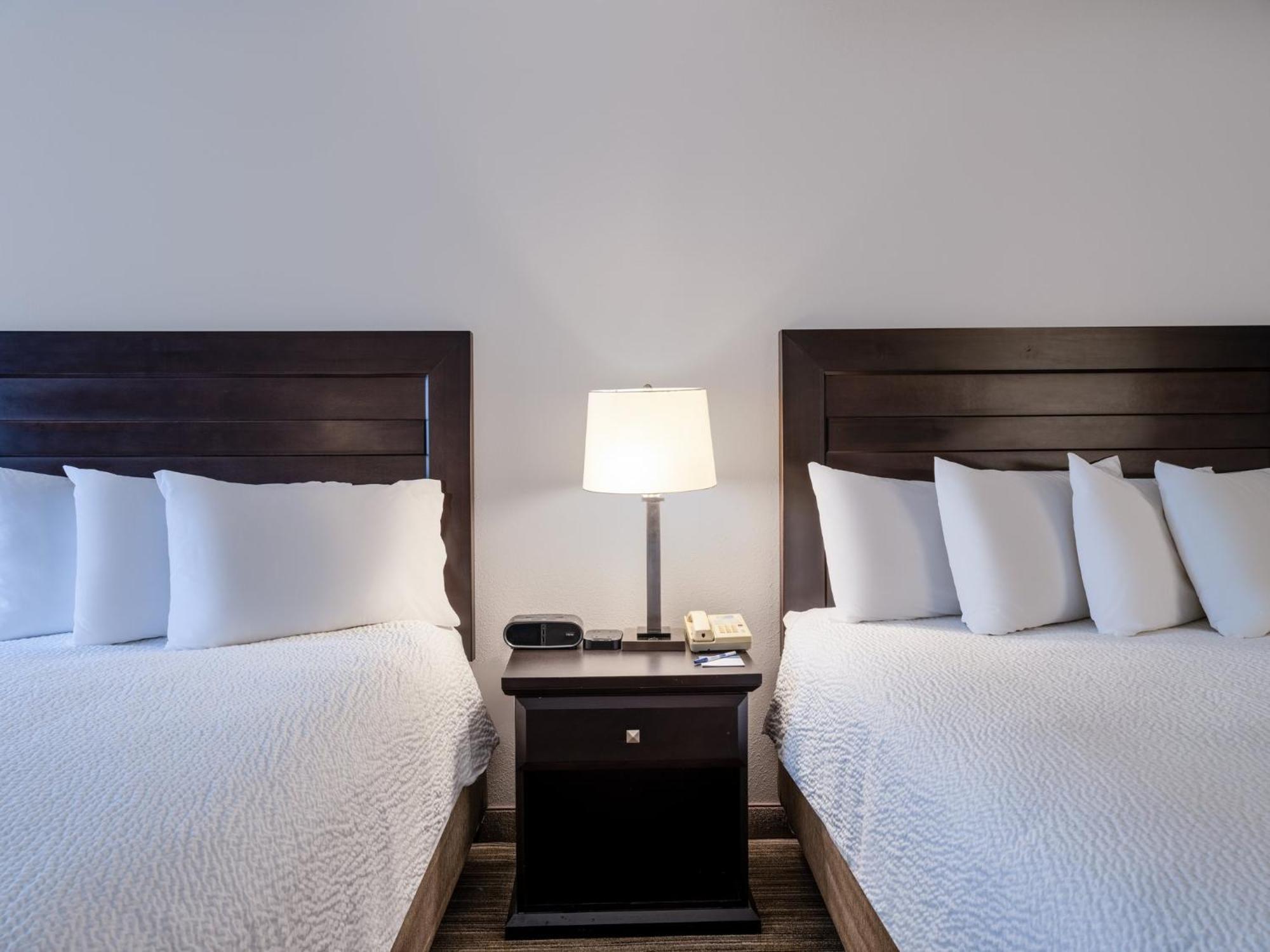 Holiday Inn Express & Suites Chicago-Libertyville By Ihg Exterior photo