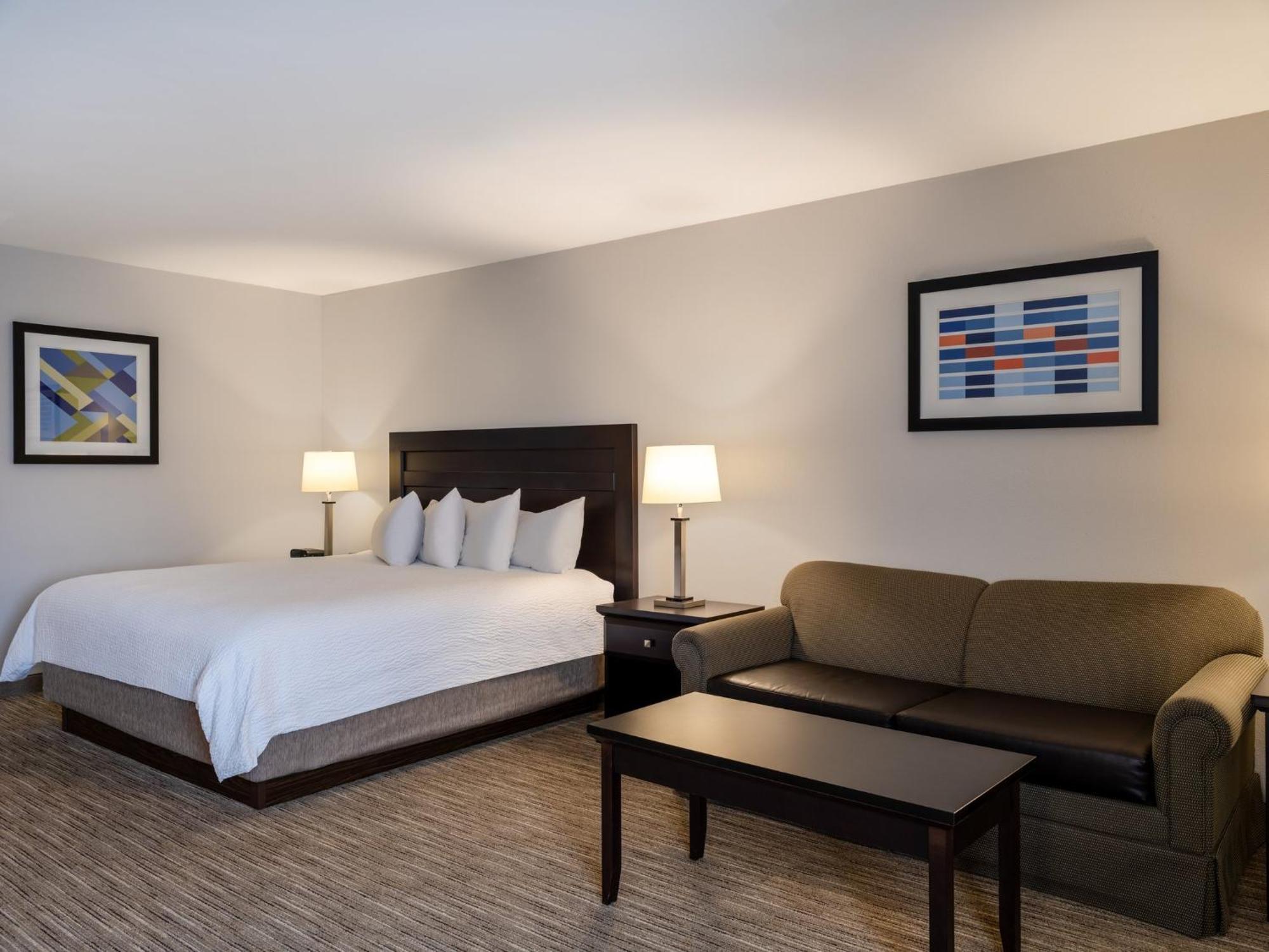 Holiday Inn Express & Suites Chicago-Libertyville By Ihg Exterior photo