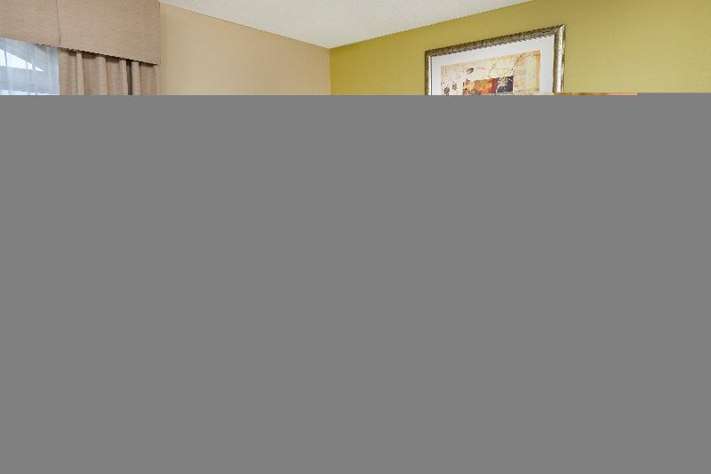 Holiday Inn Express & Suites Chicago-Libertyville By Ihg Exterior photo