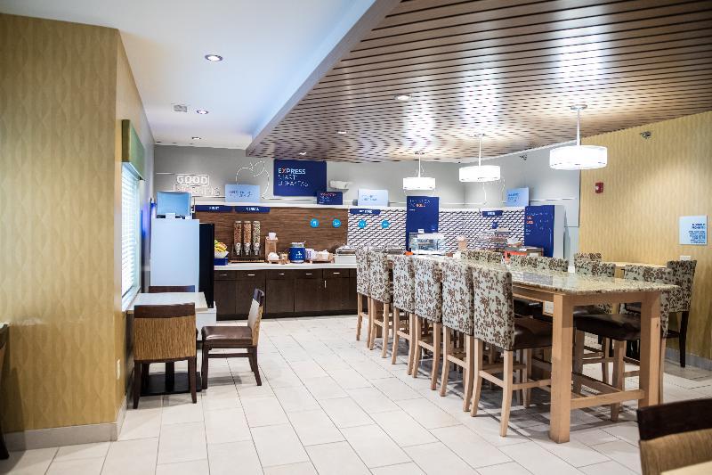 Holiday Inn Express & Suites Chicago-Libertyville By Ihg Exterior photo
